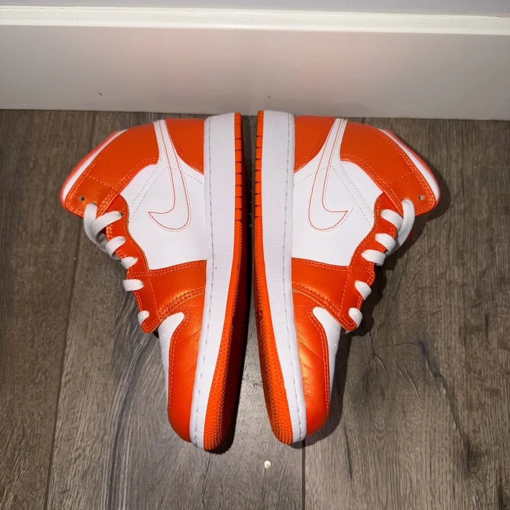 Jordan classic mid